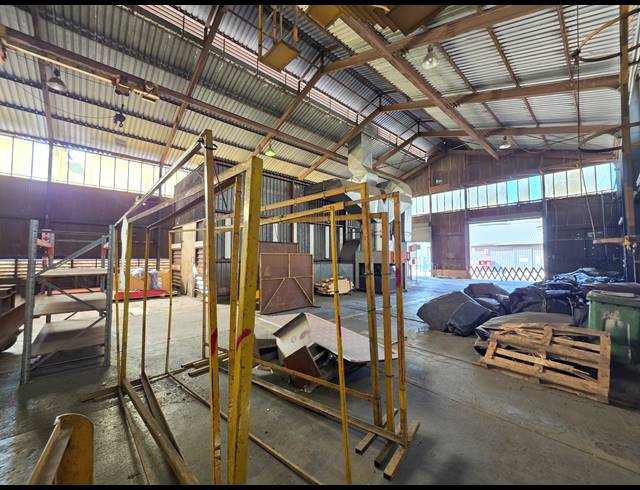 1,200M² FACTORY TO LET IN BOKSBURG EAST